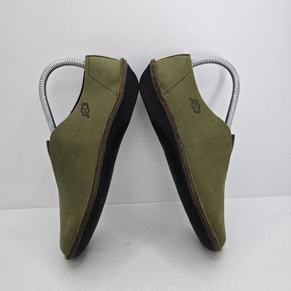 Loints of Holland | minimalist olive green leather slip-on flats shoes | WMS 7 - Picture 10 of 11